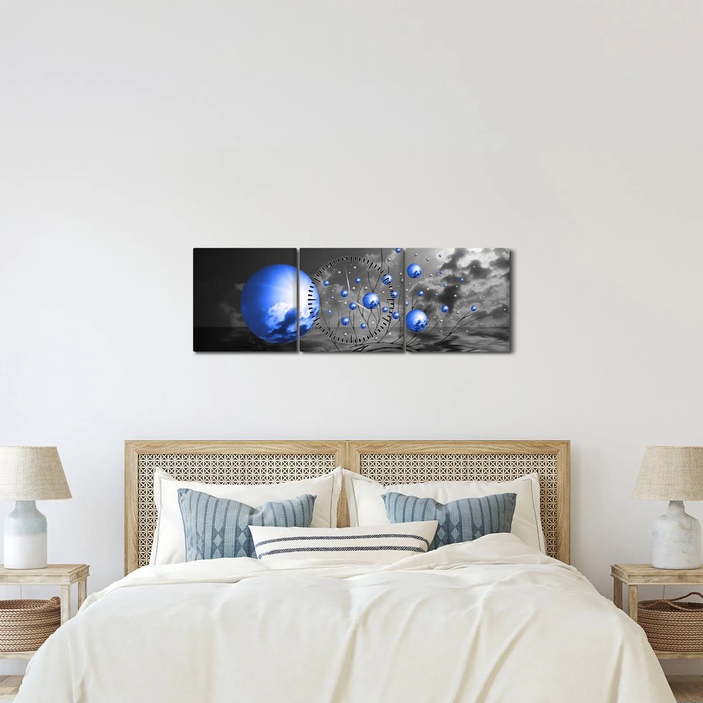 Obraz tmavo modrých gulí (s hodinami) (90x30 cm)
