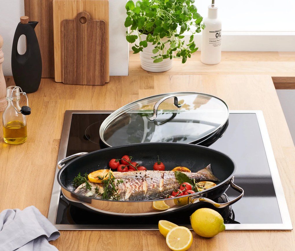 Panvica z ušľachtilej ocele určená na servírovanie a prípravu rýb