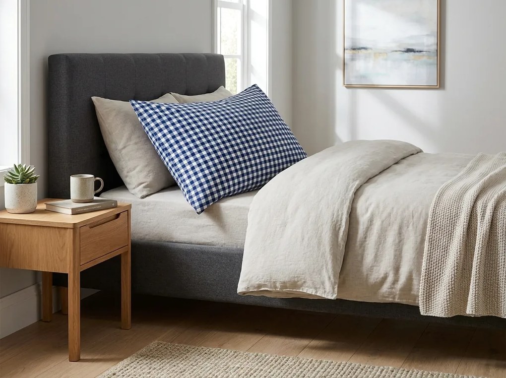 Obliečka na vankúš z mikrovlákna NAVY GINGHAM 70x90 cm, modro-biely
