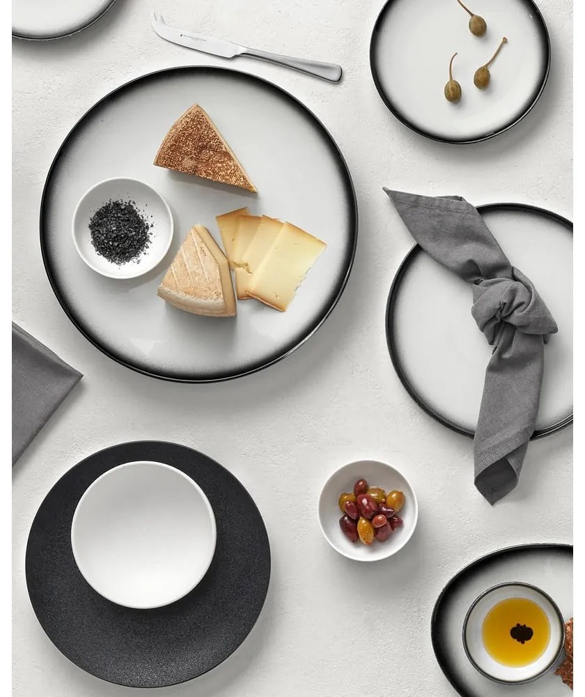 Čierny keramický servírovací tanier Maxwell & Williams Caviar Baguette