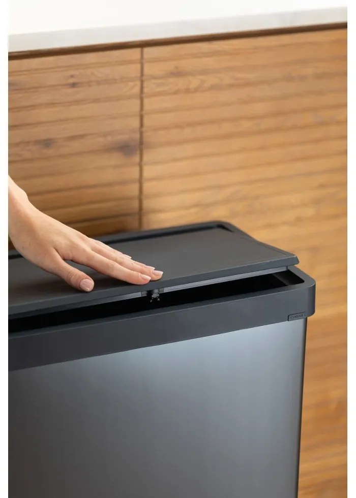 Sivý dotykový odpadkový kôš z recyklovaného plastu 54 l Verto High – Curver
