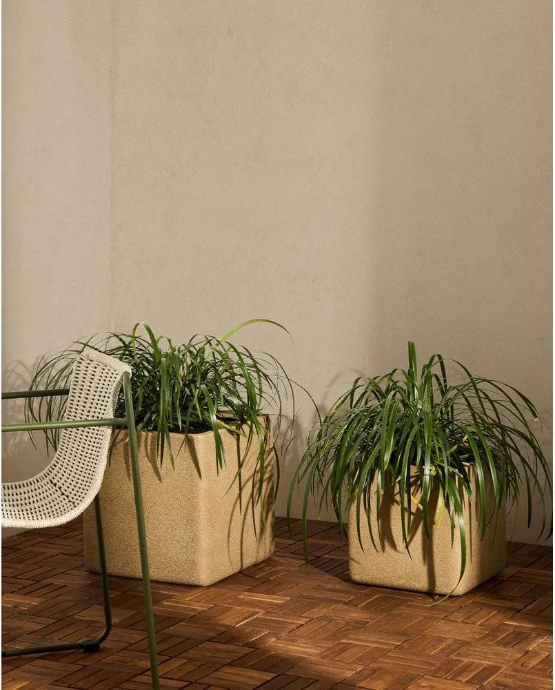 Obaly na kvetináče v súprave 2 ks z umelého kameňa Minoa – Kave Home