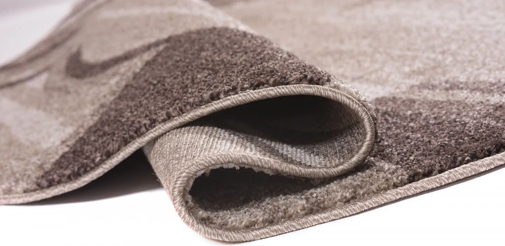 TA Koberec 3443A TMAVOBÉŽOVÉ SÁRÍ KOLESO 3UX Rozmer: 100x100 cm