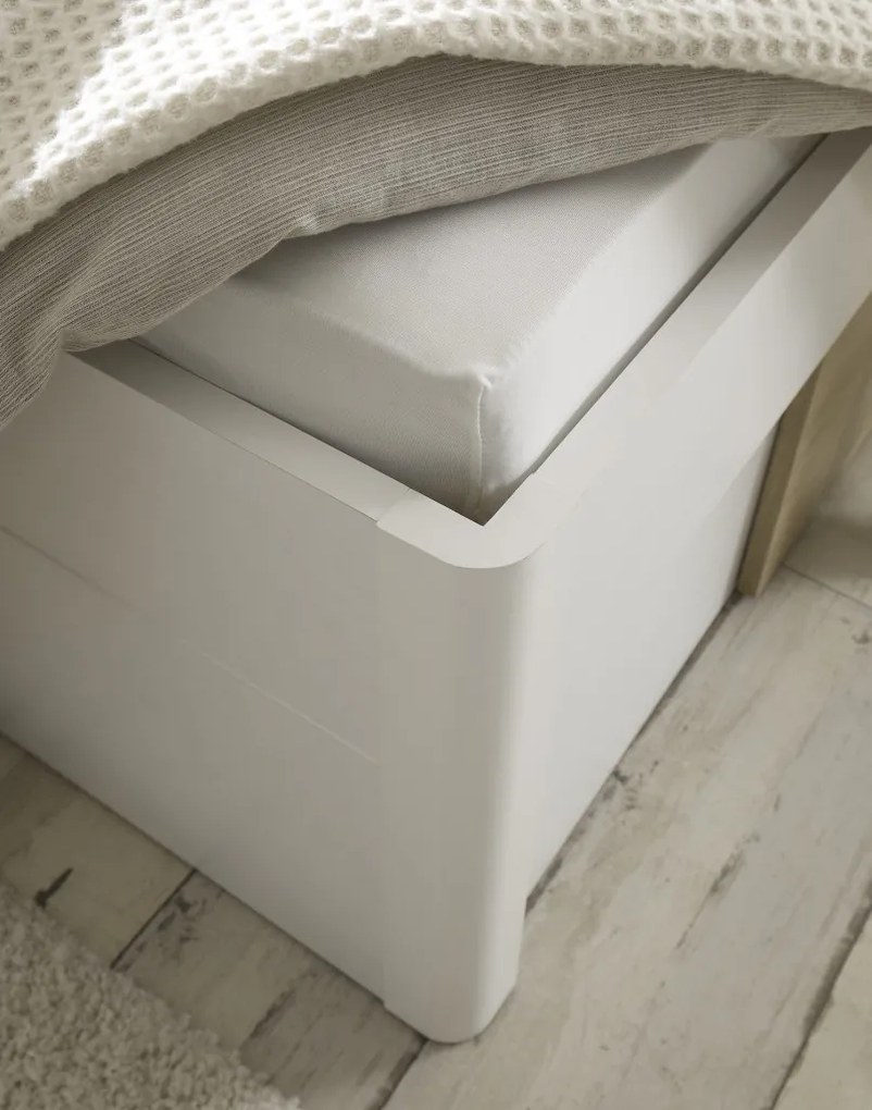 Posteľ s nočnými stolíkmi Kiara 180x200 cm, biela/dub baysen