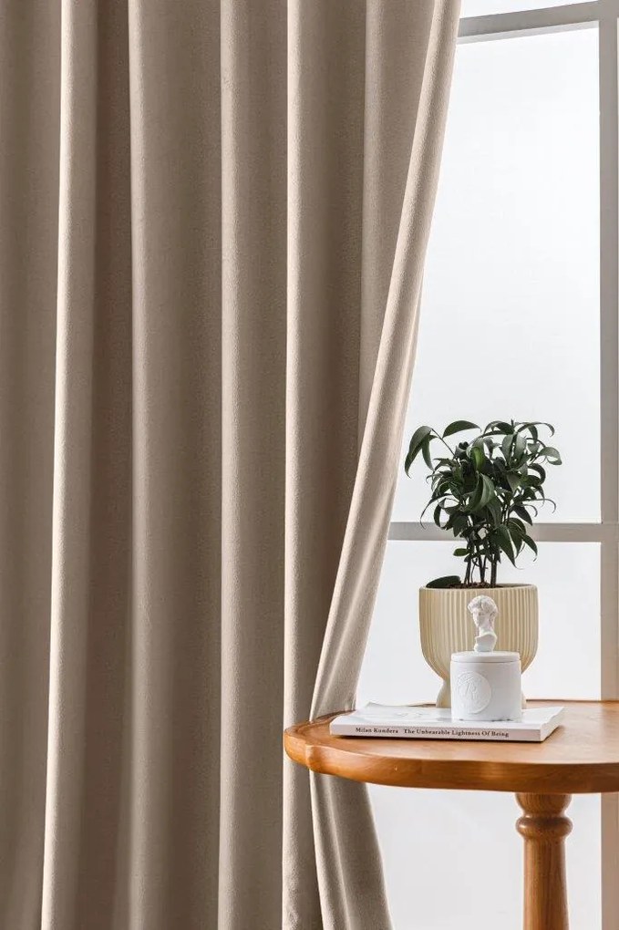 Béžový zatemňovací záves VELVET 140x270 cm Zavesenie: Riasiaca páska