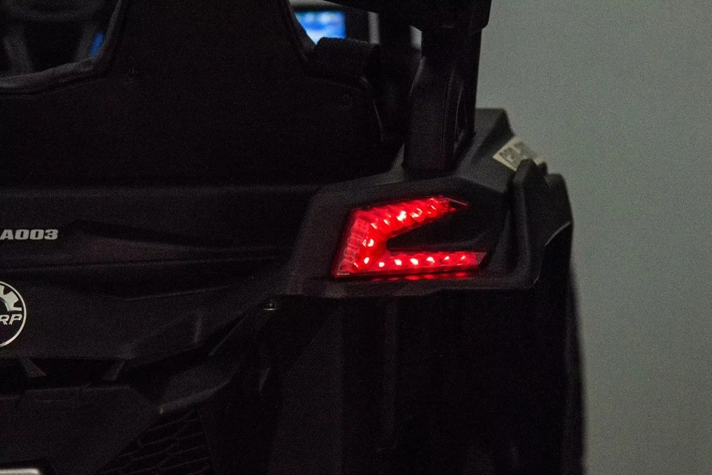 Elektrické autíčko CAN-AM Maverik UTV červené