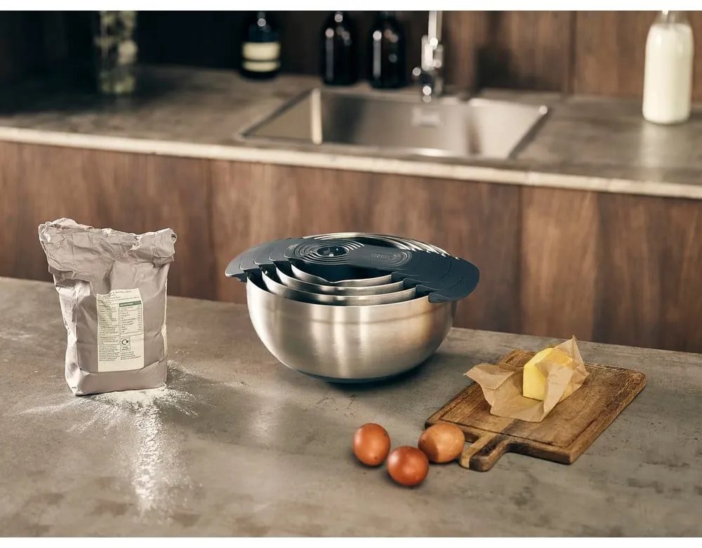 Misy v lesklo striebornej farbe v súprave 9 ks Nest 100 Collection – Joseph Joseph