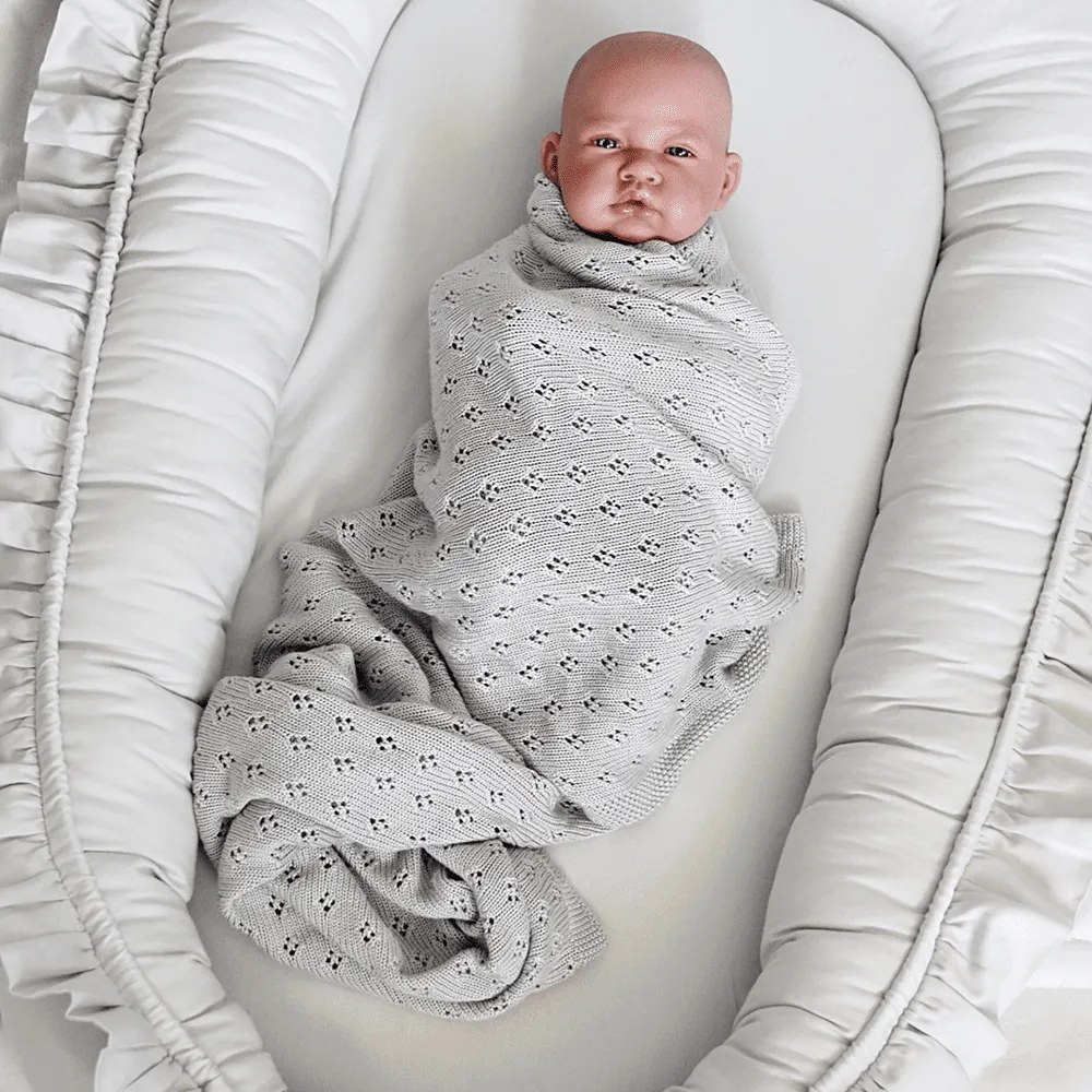 Saténovo bavlnené hniezdo pre bábätká svetlo šedá