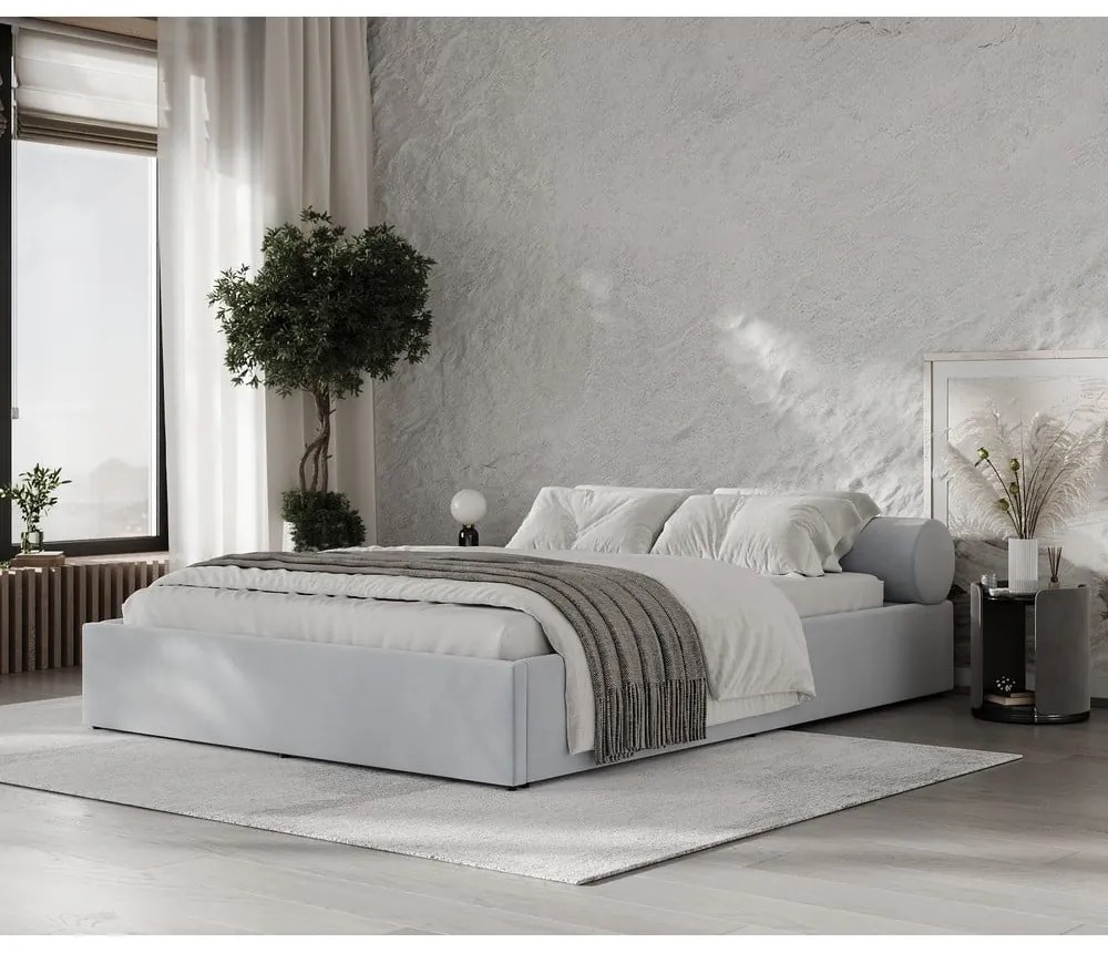 Svetlosivá čalúnená dvojlôžková posteľ s úložným priestorom s roštom 180x200 cm Solvo – Maison de Rêve