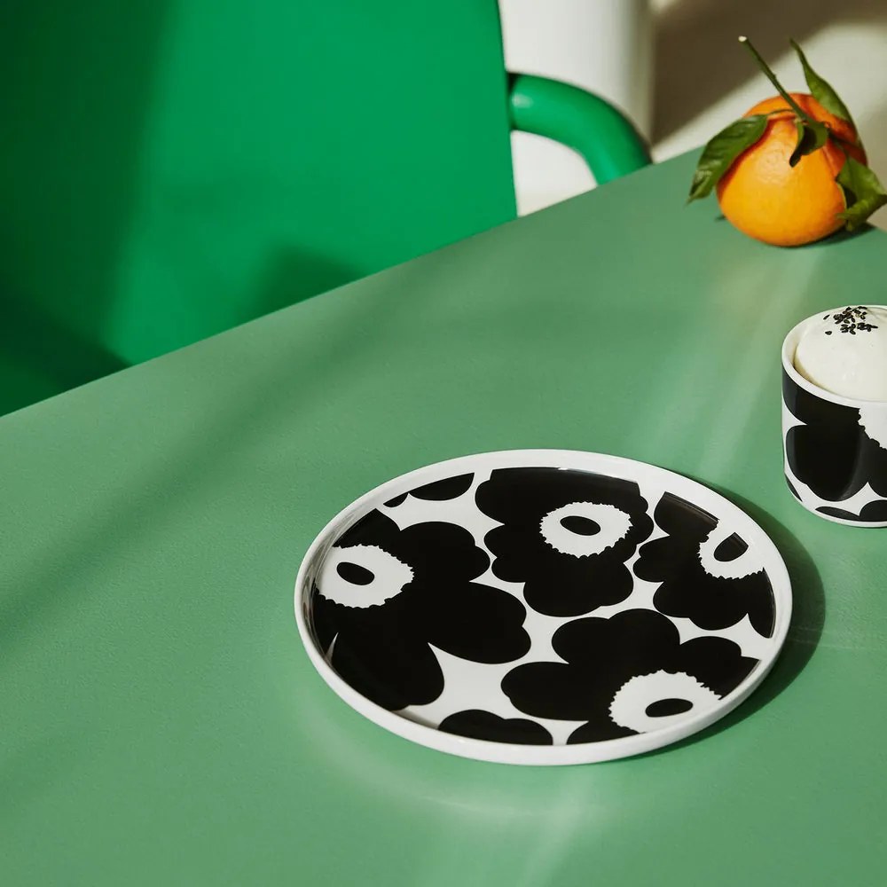 Marimekko Raňajková darčeková sada taniera a hrnčeky Oiva Unikko 4ks čierna