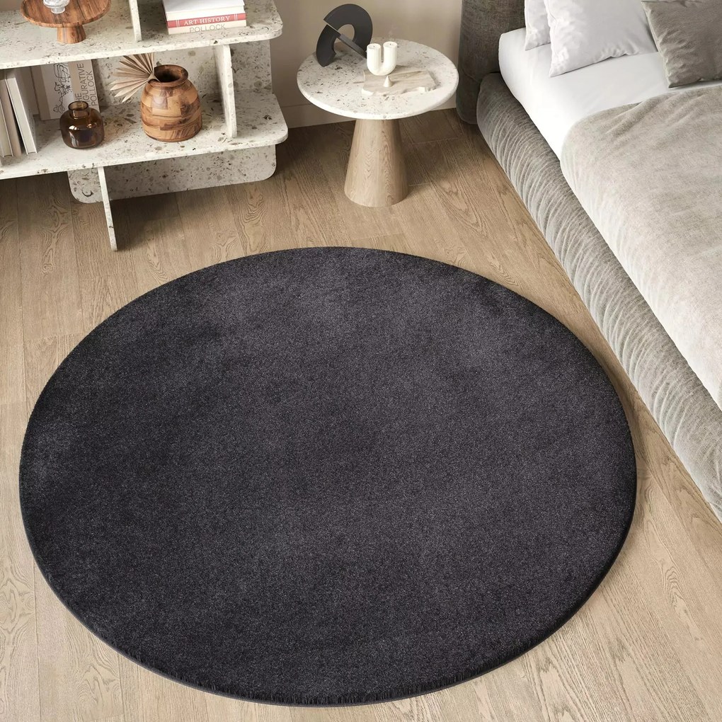 TA Koberec 9002 ANTRACITOVÝ OBJÍMACÍ KRUH Rozmer: 160x160 cm