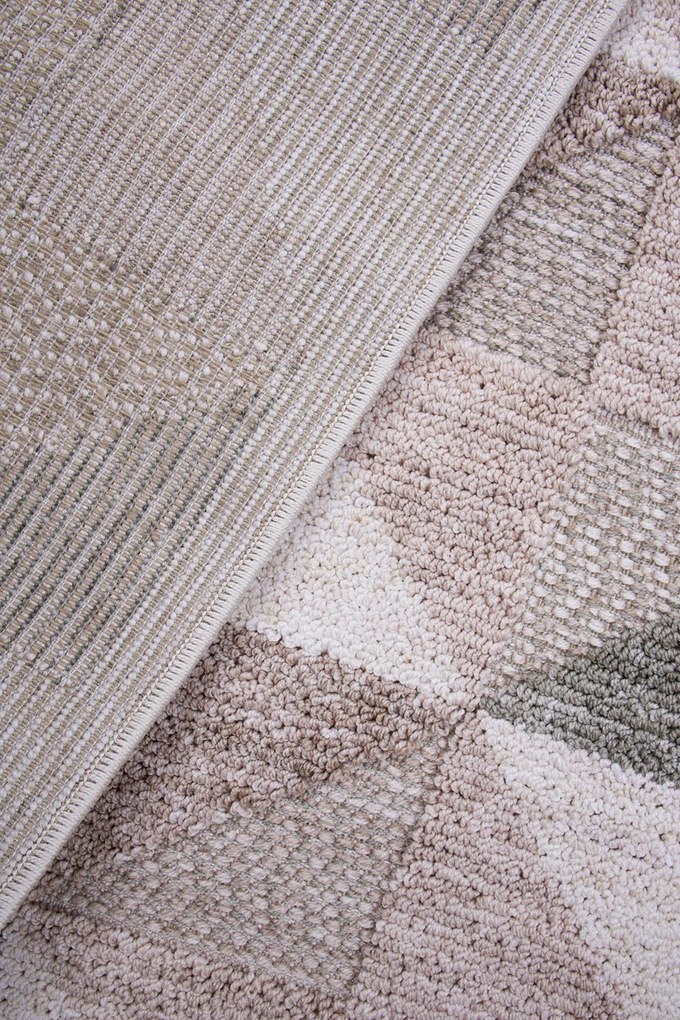 Koberec Benita 654 GREEN/CREAM rozmery koberec: 133x190 cm
