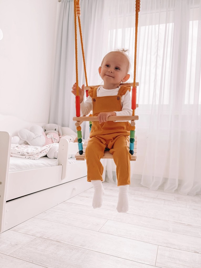 Hojdačka farebná s ohrádkou