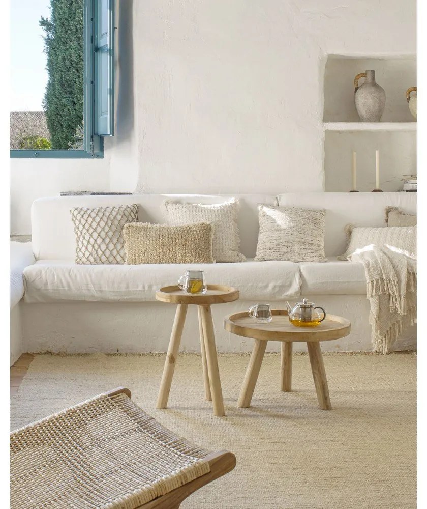 Okrúhly konferenčný stolík z tíkového dreva v prírodnej farbe ø 55 cm Glenda – Kave Home