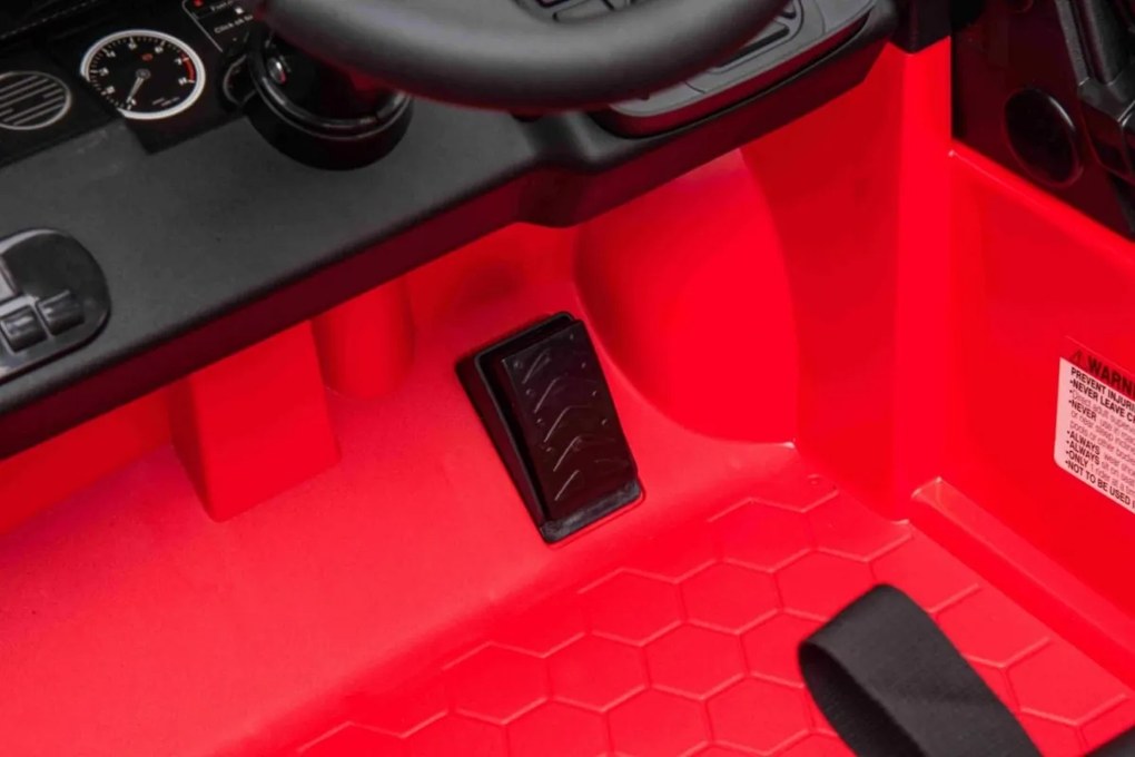 RAMIZ ELEKTRICKÉ AUTÍČKO -LAND ROVER DISCOVERY - NELAKOVANÉ ČERVENÉ - 2x25W MOTOR - 12V/7Ah,BATÉRIA - 2022