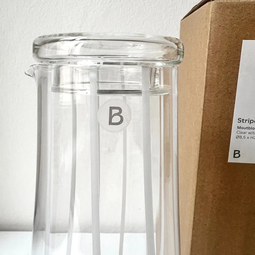 Broste Copenhagen Sklenená karafa na vodu Stripe 800ml