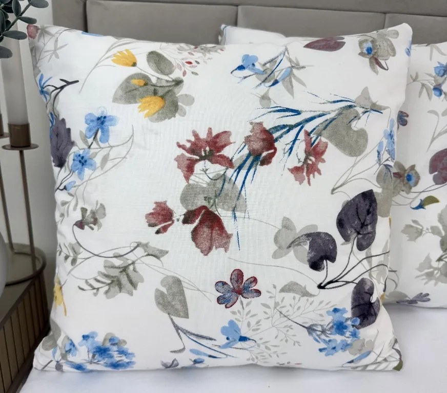 Obliečka na vankúš Print Flowers 40x40 cm – jemný kvetinový motív, 100 % bavlna, zips