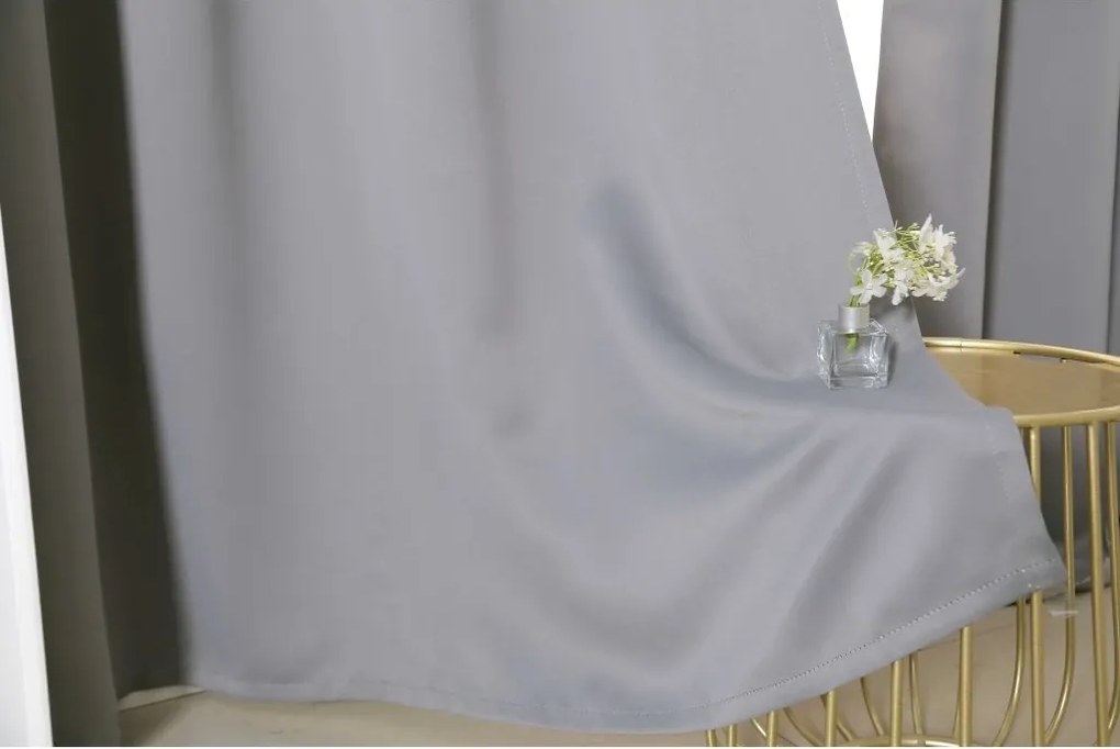 Svetlosivý záves OXFORD 140x270 cm Zavesenie: Riasiaca páska