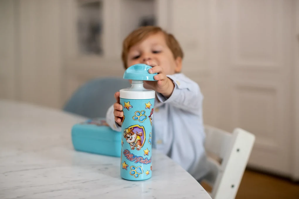 Plastová fľaša Koziol Labková patrola ružová