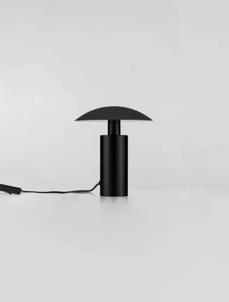 LED čierna stolná lampa Karpos