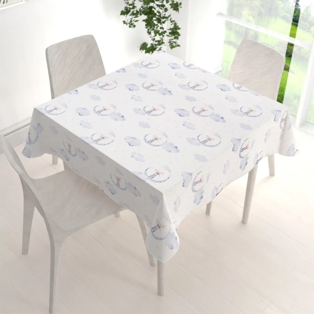 Biante Detský bavlnený štvorcový obrus Sandra SA-579 Myšky medzi modrými obláčikmi 70x70 cm