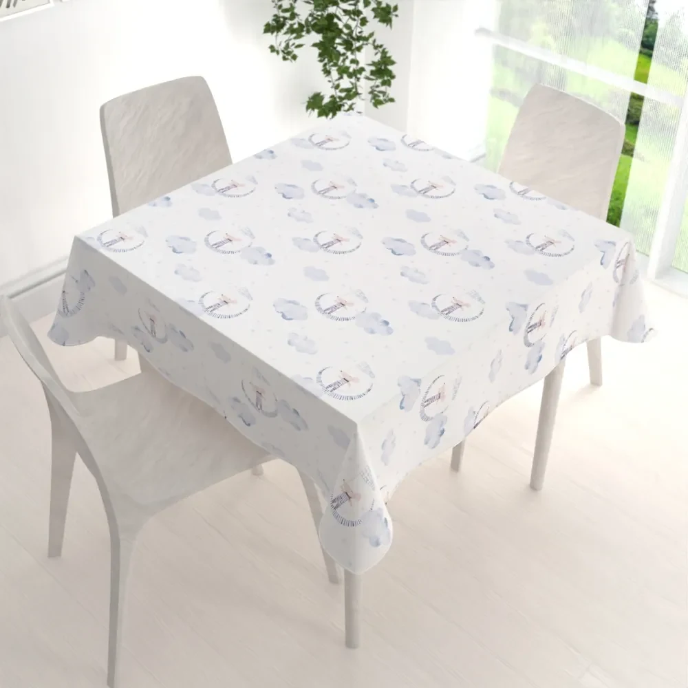 Biante Detský bavlnený štvorcový obrus Sandra SA-579 Myšky medzi modrými obláčikmi 90x90 cm