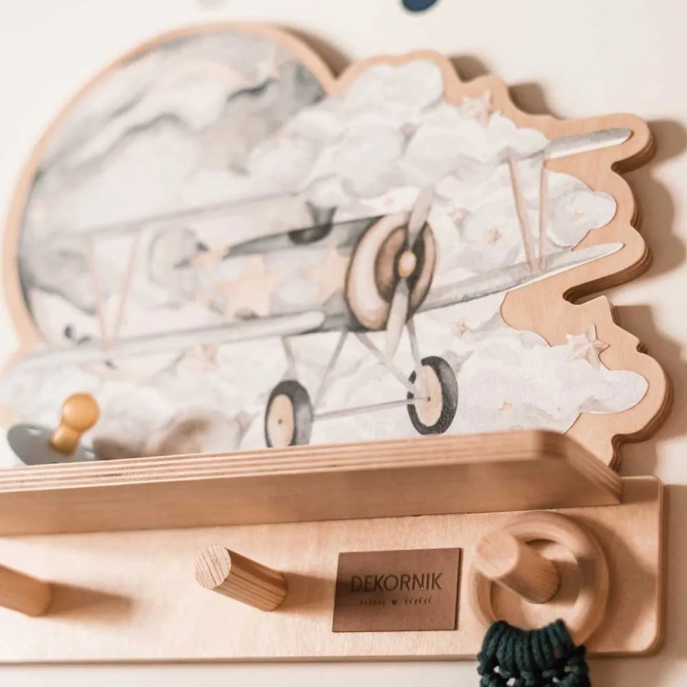 Polička do detskej izby lietadlo