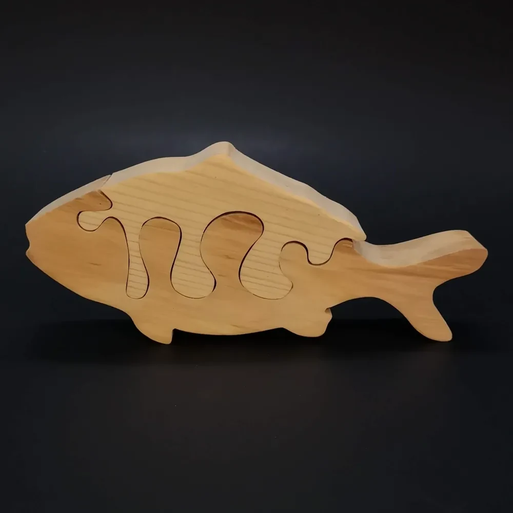 AMADEA Drevené puzzle ryba, masívne drevo dvoch druhov drevín, 19 cm