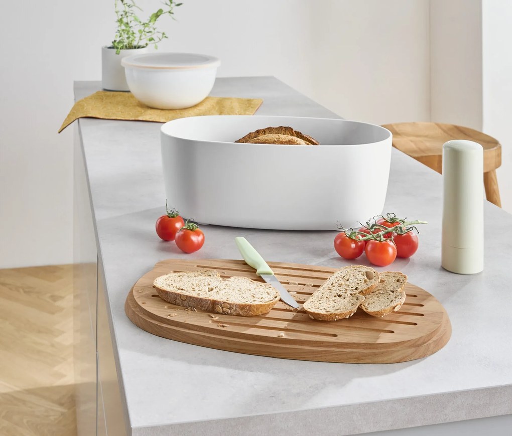 Chlebovnica s doskou na krájanie