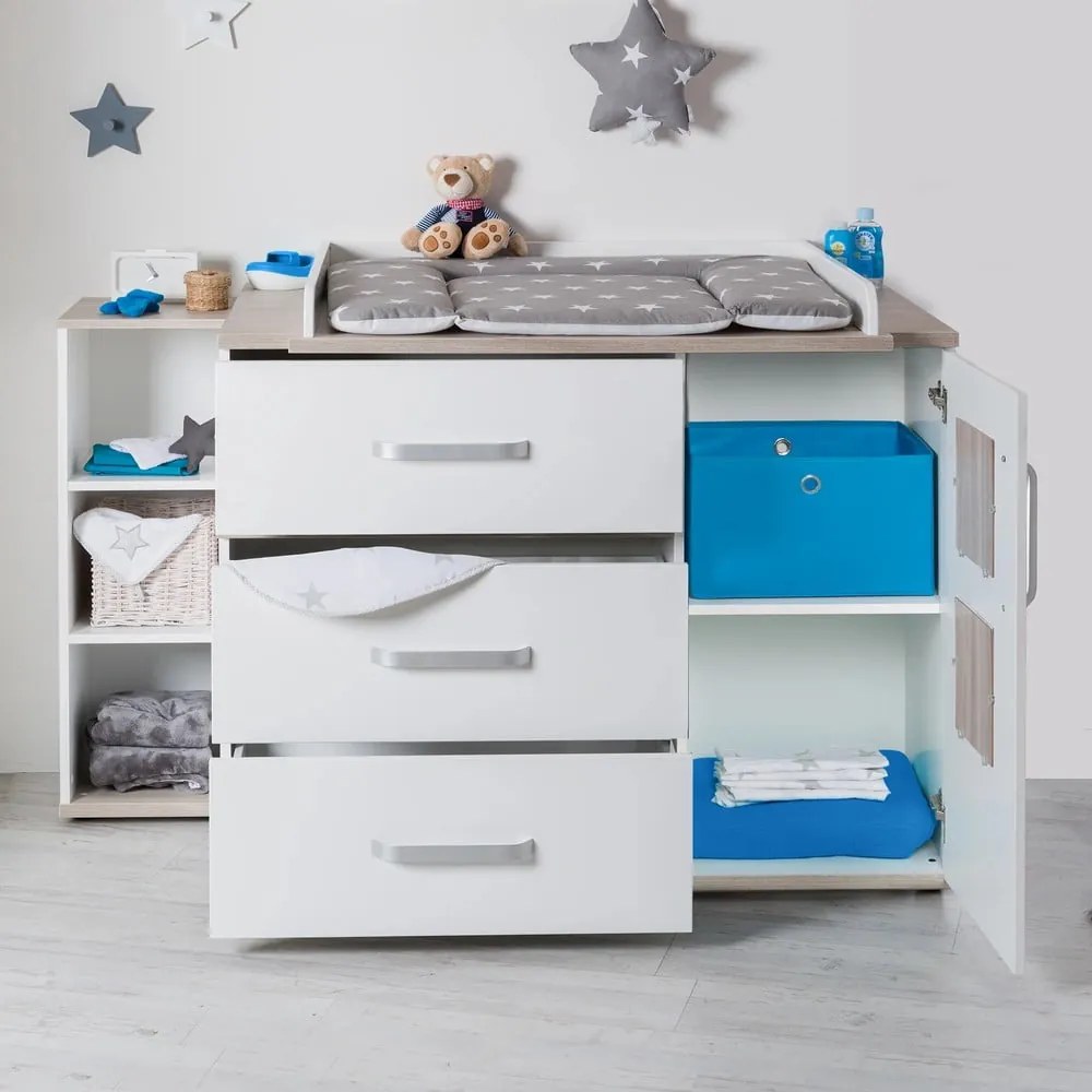 Biela nízka detská komoda v dekore brestu s prebaľovacím pultom 117x102 cm Moritz – Roba