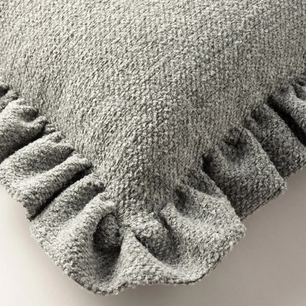 Obliečka na vankúš Paula volánom