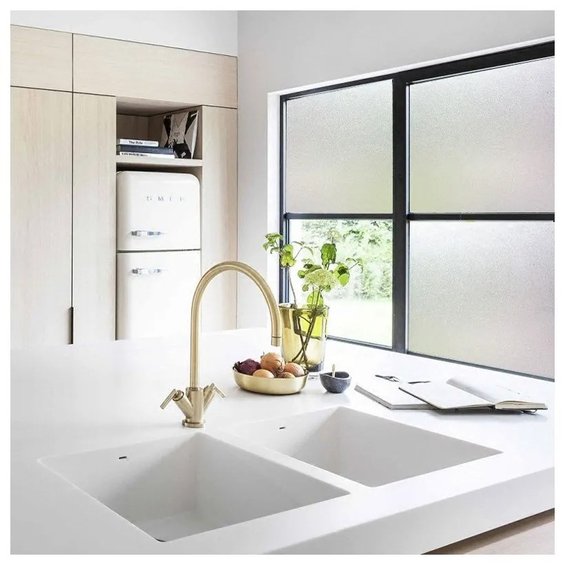 Matná nálepka na sklo s ochranným filmom Ambiance, výška 2 m