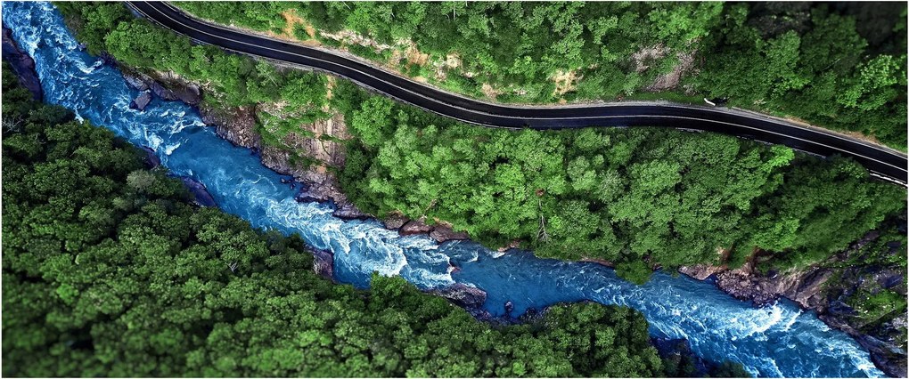 Obraz - Rieka medzi horami, Kaukaz, Rusko (120x50 cm)