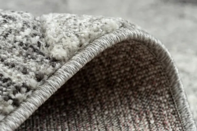 Koberec FEEL 5673/16811 HERRINGBONE čierny / sivý / krémový