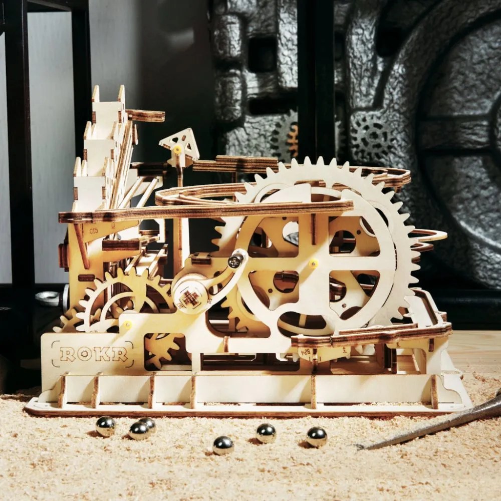 Robotime 3D drevené mechanické puzzle Kuličková dráha Marble Parkour 254 ks