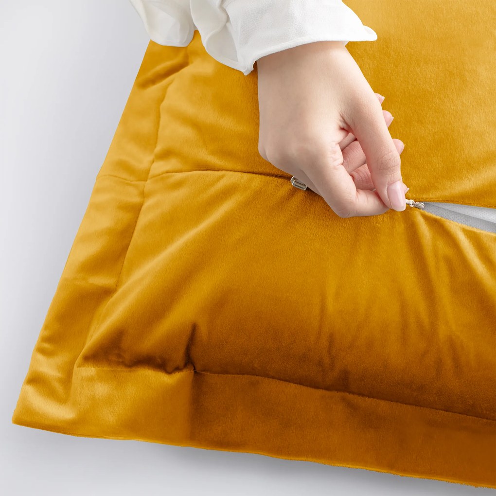 Obliečky na vankúše AmeliaHome Velvet Side horčicové