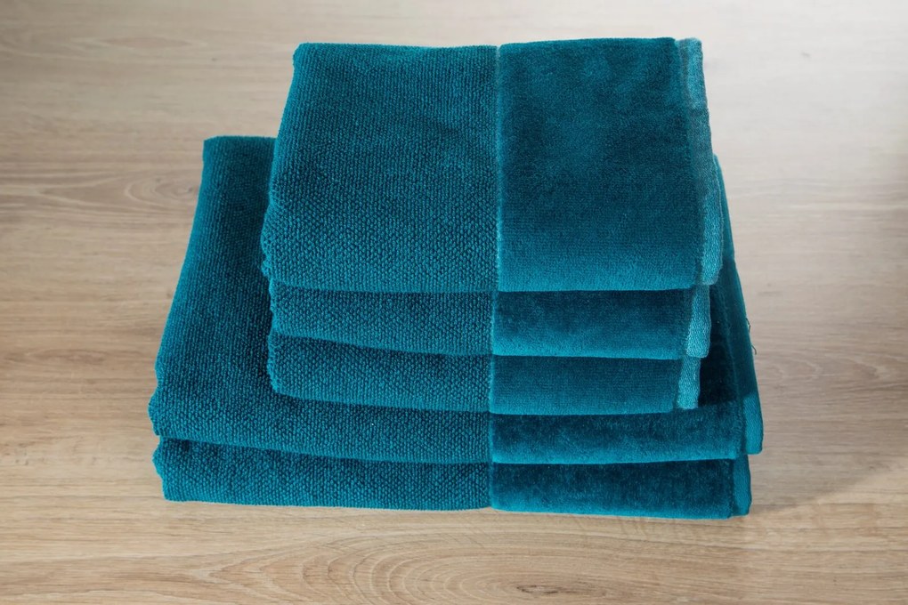 BAVLNENÝ UTERÁK LUCY6 70X140 CM TYRKYSOVÁ