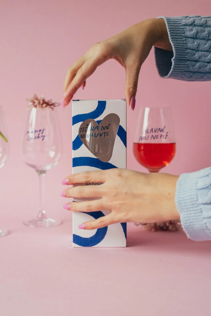 Bella Rose Sklenice na víno Teď na mě nemluvte + krabička