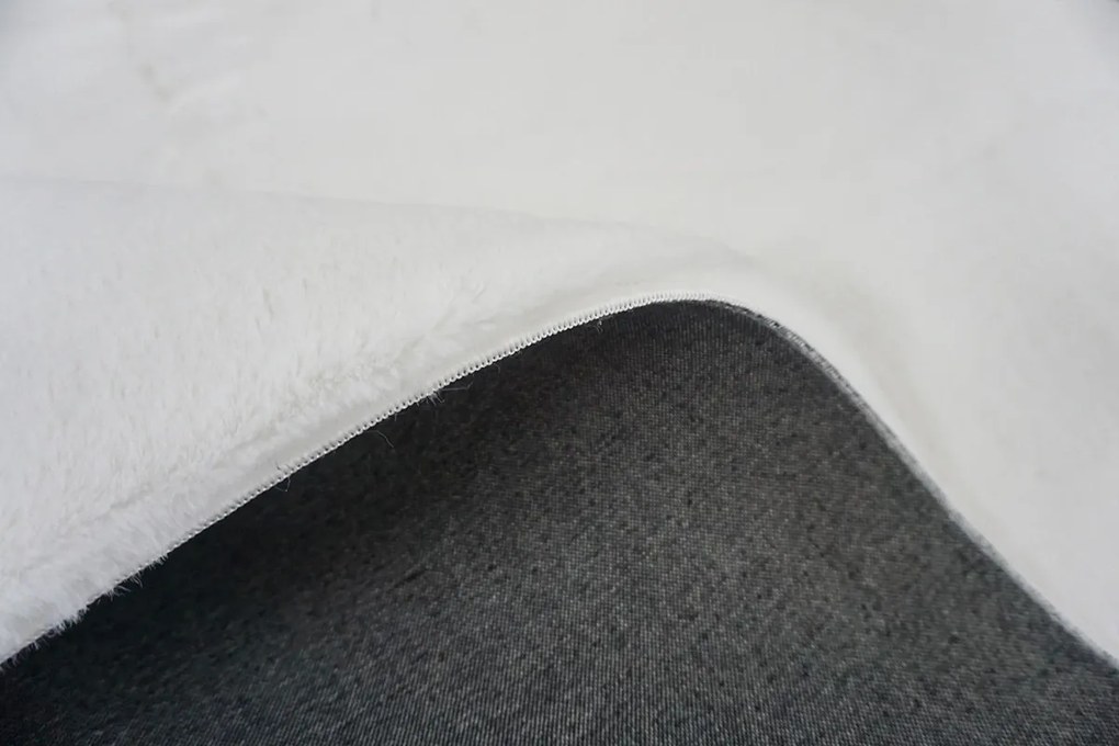 BE Koberec Cozy 1453 WHITE – biely obdĺžnikový Rozmer: 120x180 cm