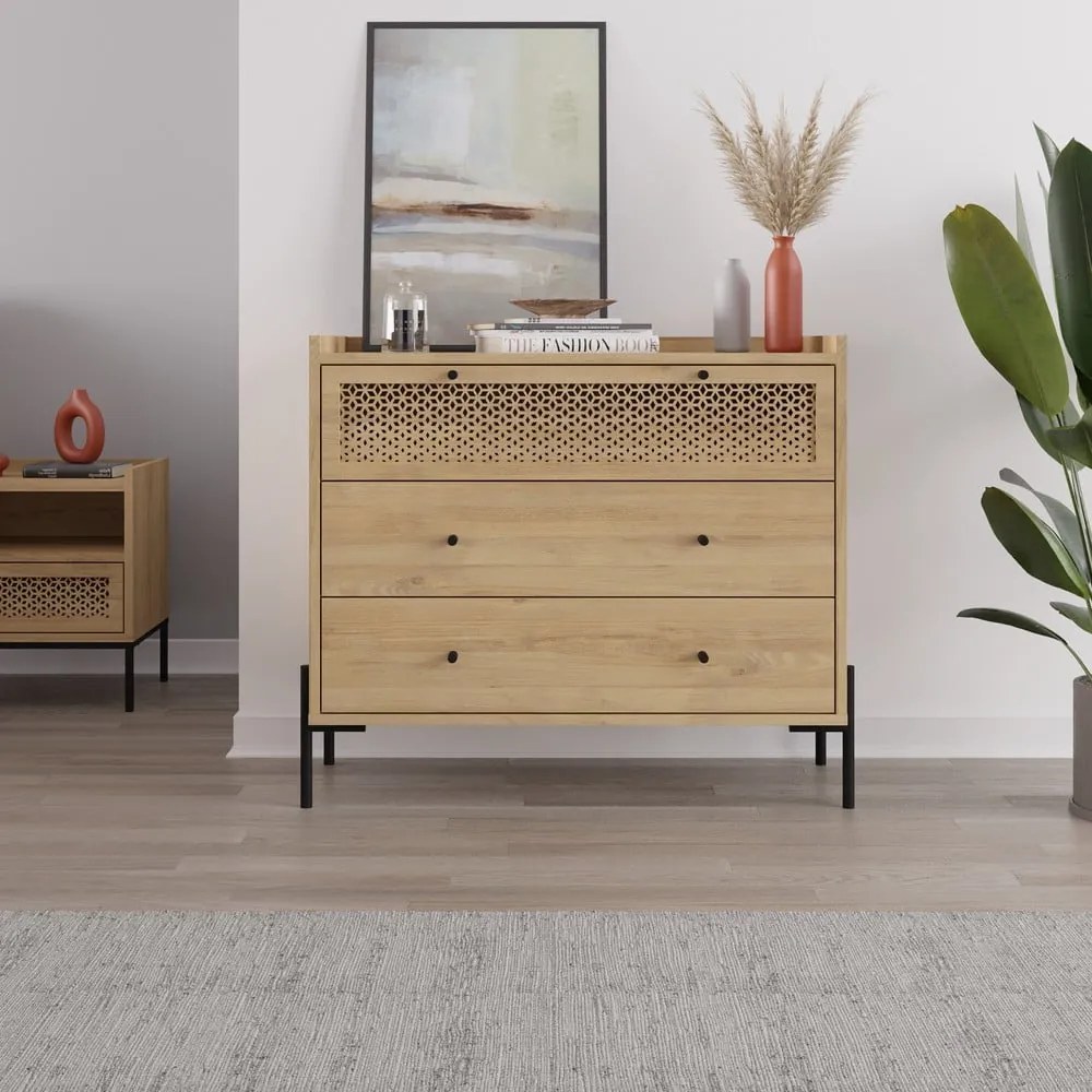 Nízka komoda v dekore duba v prírodnej farbe 90x80 cm Mayra – Marckeric