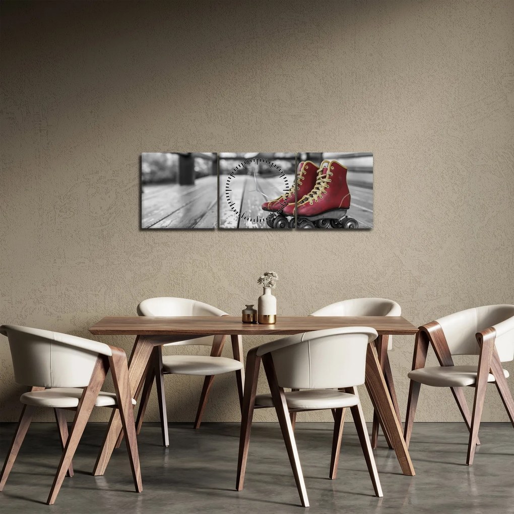 Obraz červených starých kolieskových topánok (s hodinami) (90x30 cm)