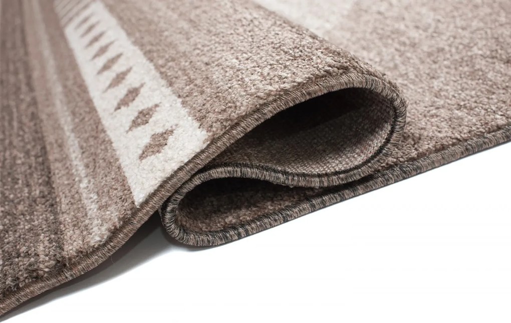 TA Koberec L916A TMAVO BÉŽOVÉ MAROKO BRH Rozmer: 120x170 cm