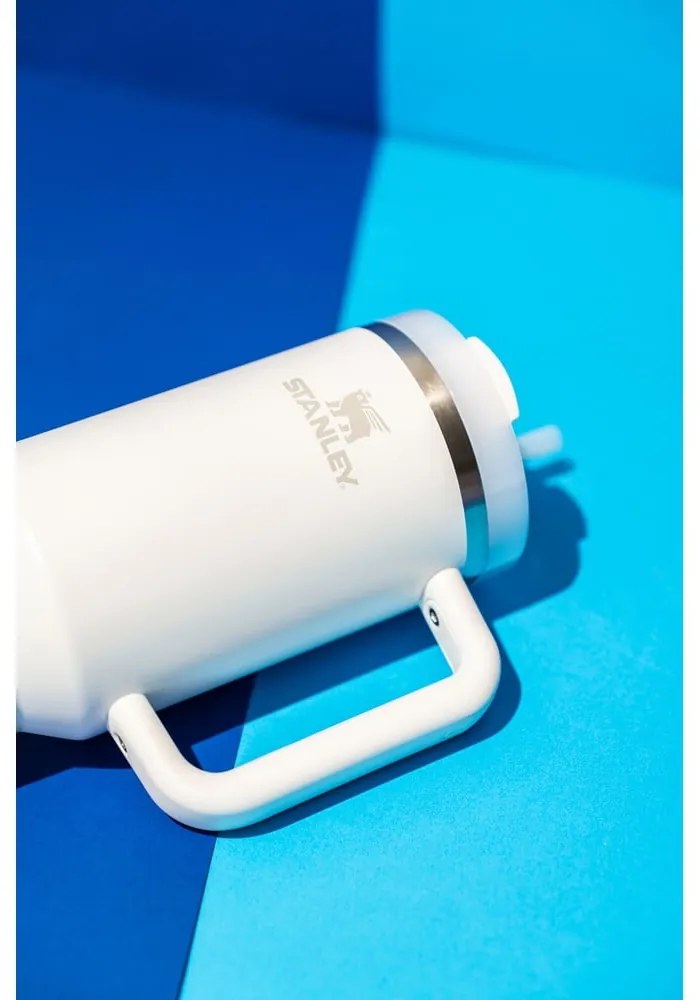 Biela termoska so slamkou z nehrdzavejúcej ocele 1,18 l Quencher H2.0 FlowState Tumbler Frost – Stanley