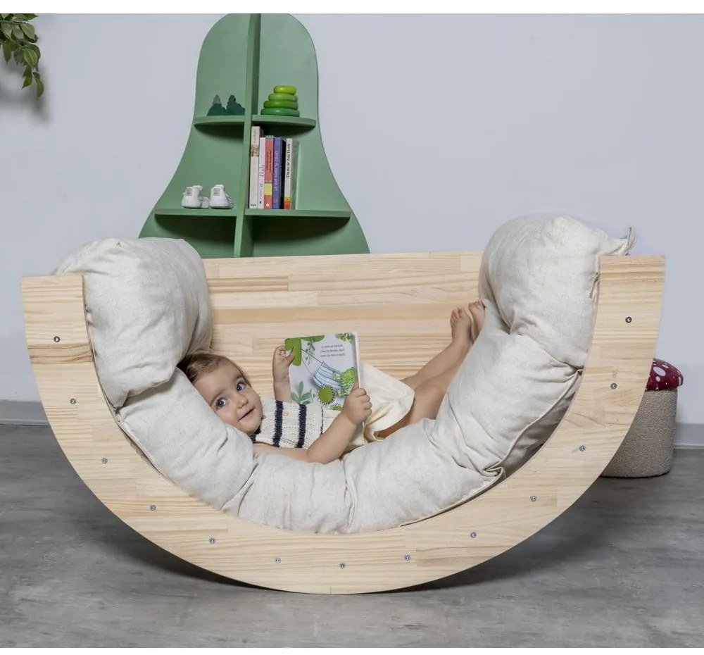 Hojdačka z borovicového dreva v prírodnej farbe 60x100x60 cm Montessori – Little Nice Things