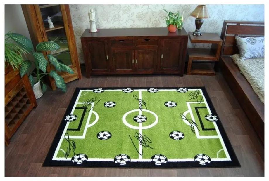 Detský kusový koberec Futbalové ihrisko zelený 2 120x170cm