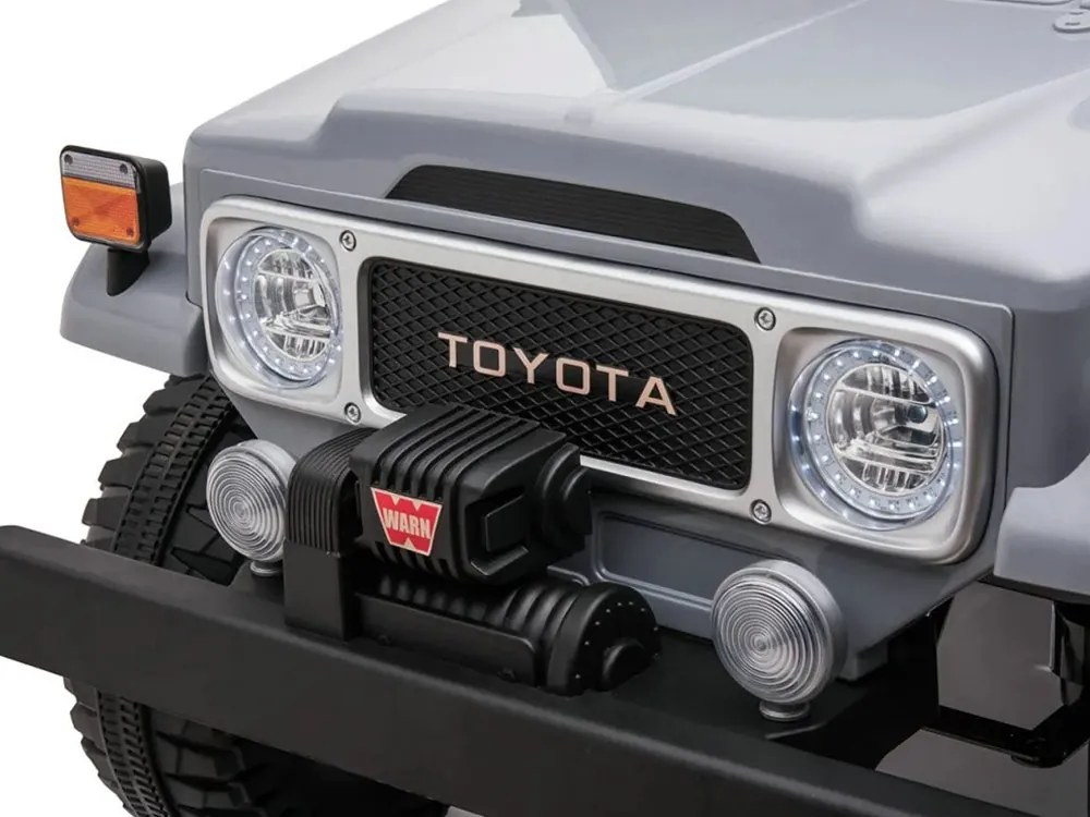 JOKOMISIADA Detské autíčko na batérie pre 2 osoby Toyota Land Cruiser PA0285 sivý