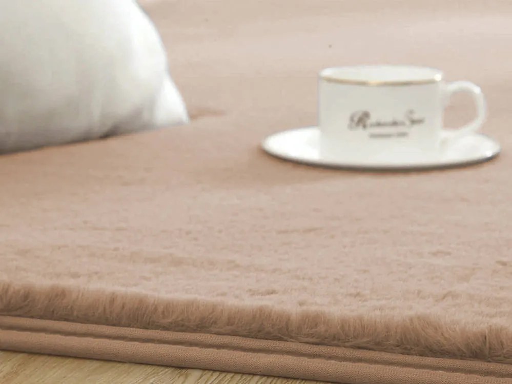 TZ Béžový obdĺžnikový koberec Rabbit Rozmer: 60x90 cm