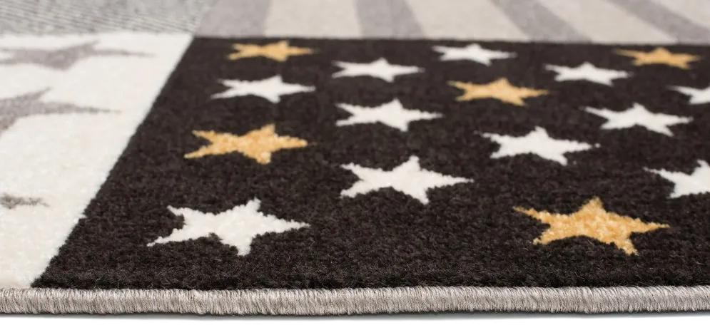Rozkošný koberec s hviezdičkami