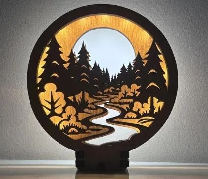 Drevená lampička na nočný stolík Les