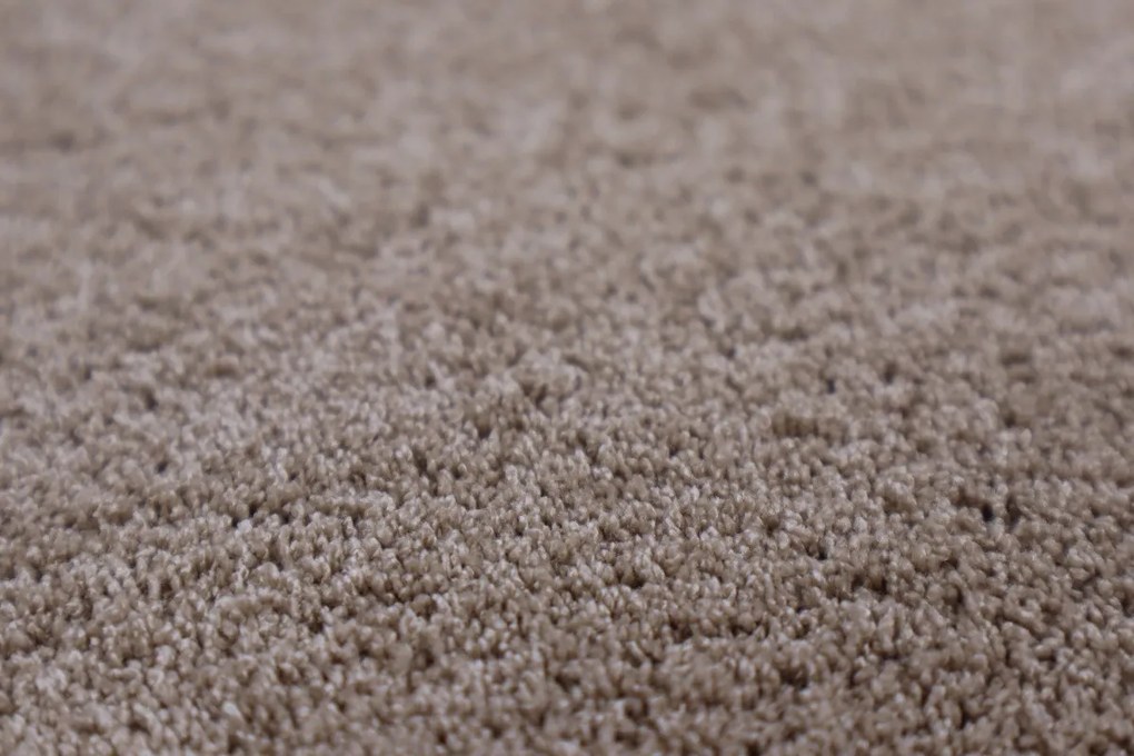 ITC, Metrážny koberec Sweet 92 hnedý, na mieru, šíře 4m, hnedá, filc, obývacia izba